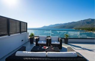 Beach Front Apartment In Rovanjska - 9