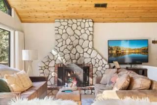 Among the Pines, BBQ & 2 Patios, Incredible View - Lake Arrowhead - 8