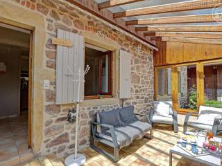 Gîtes confortables avec piscine, accueil animaux, cheminée, jardin - FR-1-496-140 - Belmont-de-la-Loire - 4