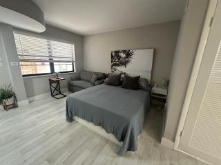 Like New - Beach Studio Apartment - Deerfield Beach - 8