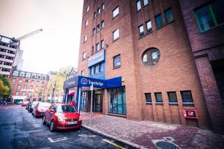 Travelodge Belfast - Belfast - 9