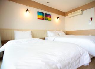 Tongyeong Bay Condo Hotel - Tongyeong - 9