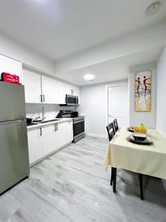 Guest Suite in SouthWest Edmonton - 7