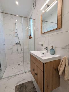 2BDRM Peaceful Escape with Free Parking - Veliko Tŭrnovo - 8