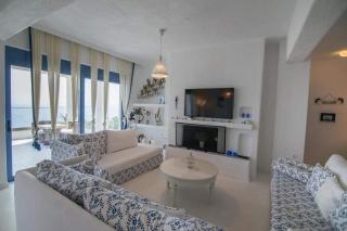 White-Blue Luxury Villa 1 - 7