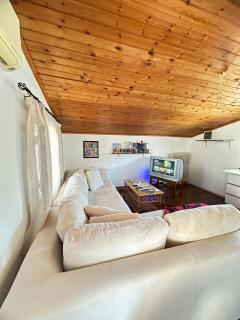 Boomers Attic Athens - Koropi - 9
