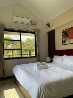 Luna Villa by Angel Stay - Four Bedroom Villa with Swimming Pool in Lonavala - Lonavala - 3