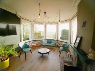 Villa spacieuse Saint-Hernin avec spa convivial - 8