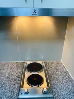 Faye's cozy & modern 1BR at Uptown BGC - Manila - 8