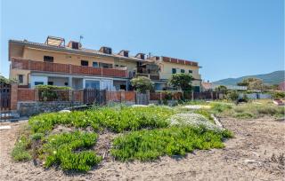 Stunning Apartment In Giannella - Giannella - 2
