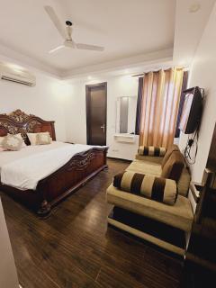 Hostmystay- 3Bhk Terrace! Gk1 M block - 3