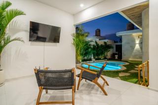 Canggu Vibe 2BDR Villa with Pool and Nearby Delights - Kerobokan - 2