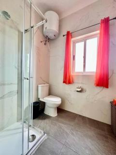 Charming Townhouse with Rooftop - Sliema - 9