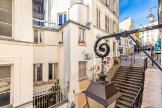 GuestReady - Bright Retreat near the Wall of Love - Paris - 2
