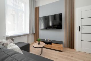 Modern Apartment in the Centre od Lodz by Noclegi Renters - Łódź - 5