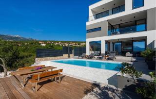 Beautiful Apartment In Rovanjska - 2