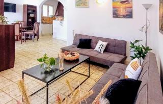 Pet Friendly Home In Blato With Kitchen - Blato - 7