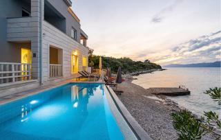 Gorgeous Home In Sreser With Sauna - 9