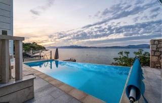 Gorgeous Home In Sreser With Sauna - 1