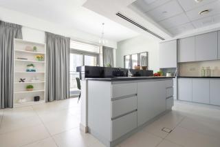 Frank Porter - The Lofts Central Tower - Dubai - 3