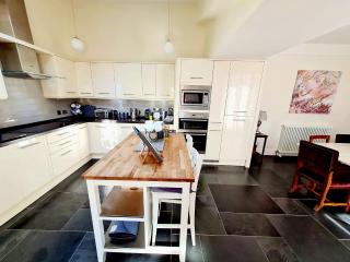 Stunning 4 bedroom house in Wadebridge, Cornwall - 2 living rooms and superking beds - Wadebridge - 9
