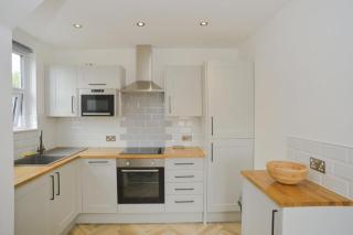 Loft Apartment with Parking, walk to shops & bars - Southend-on-Sea - 8