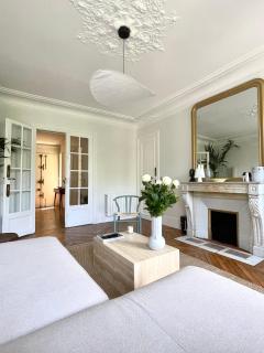 2 Bedroom Stylish Apartment Central Paris - París - 5