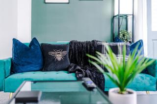 Stunning 3-Bed home in Manchester by 53 Degrees Property, Ideal for Contractor Groups & Long-term Business, FREE Parking - Sleeps 7! - Manchester - 3