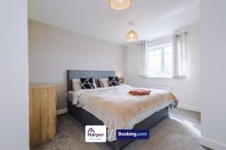 Prime Location 4BR 3-Storey House by Harperletting - Driveway, Chester - 9