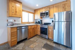 Red Wolf Lakeside Lodge - Tahoe Vista - 4