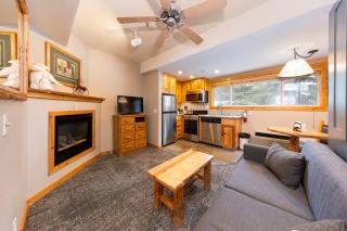Red Wolf Lakeside Lodge - Tahoe Vista - 2