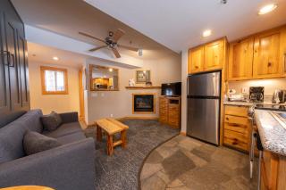 Red Wolf Lakeside Lodge - Tahoe Vista - 3