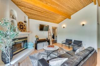 Stylish, Serene Angel Fire Cabin with Hot Tub! - Angel Fire - 7