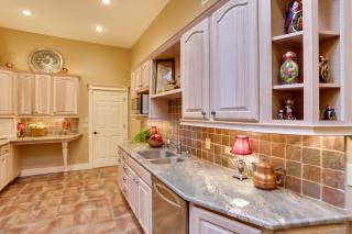 Beautiful Central Fayetteville Townhome with Views! - Fayetteville - 6