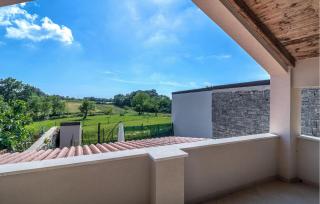 Gorgeous Home In Kresini With Wifi - 2