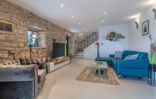 Gorgeous Home In Kresini With Wifi - 6