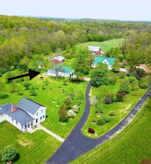 Carriage House Farm-stay near Rocky Fork Lake - Hillsboro - 0