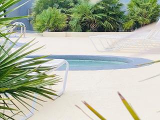2 Blocks to Beach, 2BIG BR for 7 on HT 7th Floor - Myrtle Beach - 9