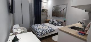 White studio near the Acropolis - Atene - 9