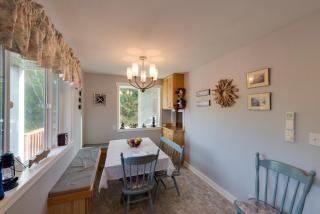 Herron Island Cabin with Deck Walk to Beach! - Lakebay - 4