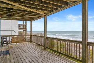 Renegade - Oceanfront and Allows Pets! - Surf City - 1
