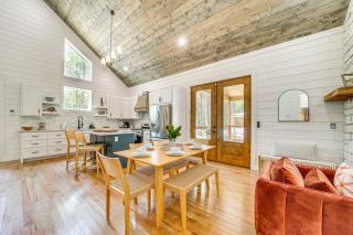 Riverfront Broken Bow Cabin with Private Hot Tub! - Broken Bow - 1