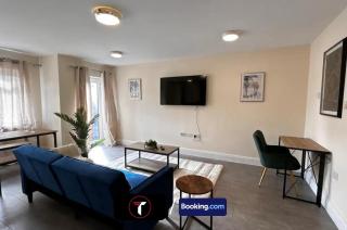 Stylish 2 Bedroom Flat By Tara Stays Short Lets & Serviced Accommodation Watford With Free Parking & Nearby Warner Studios - Watford - 2