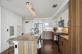 Luxury Midtown Gem - 4