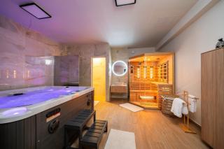 Beach Deluxe - Private Wellness Villa - 4