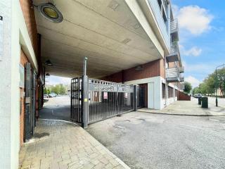 Town Centre Apartment in Gated Complex - Kent - 9
