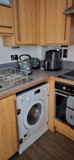 Town Centre Apartment in Gated Complex - Kent - 6