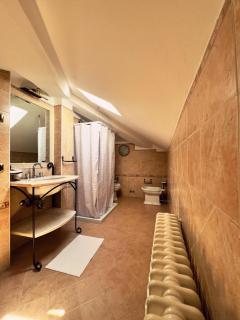 Appartamento mansardato con vista lago - 3