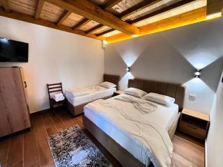 Guesthouse Alberti Llogara - Shalë - 4
