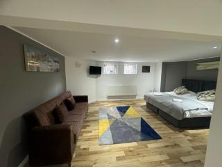 MK Apartments, Chorlton, Manchester, Car Park - Manchester - 7